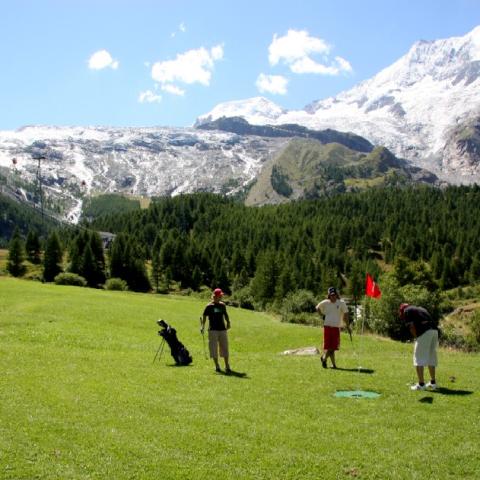 Golfing and hiking in Saas Fee